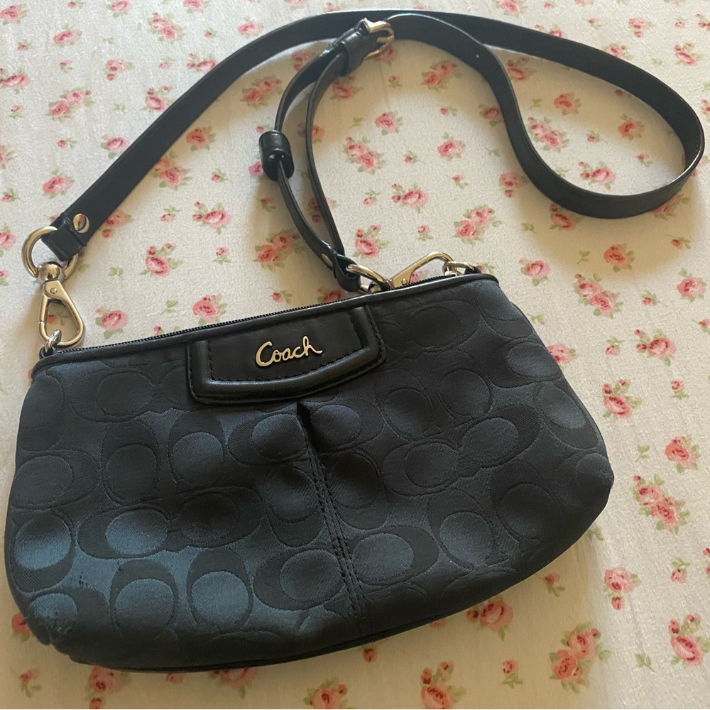 Cute authentic Coach crossbody bag